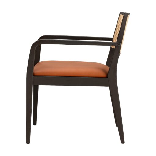 sillon cibelle de madera con asiento tapizado para uso interior