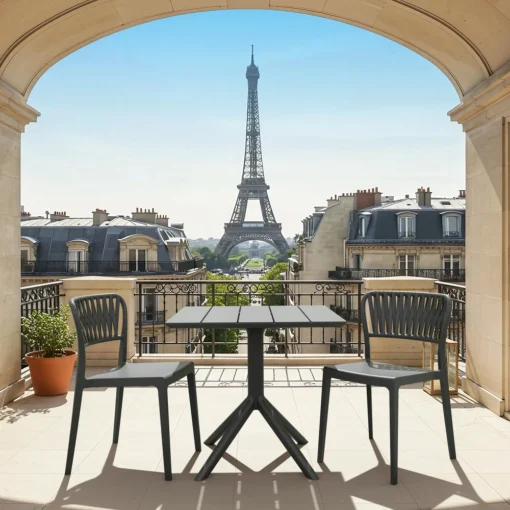 Conjunto sillas PORTOFINO apilables con mesa Paris 80 alta en terraza exterior