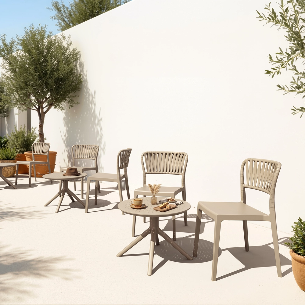 Silla PORTOFINO apilable con mesa Sky Round Mini 60 para terraza pequeña