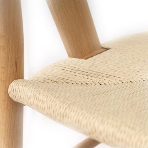 detalle asiento de cuerda trenzada de silla tipo wishbone madera natural