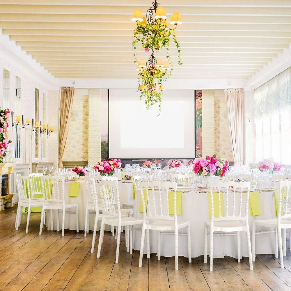 Silla OPERA para eventos apilable para exterior