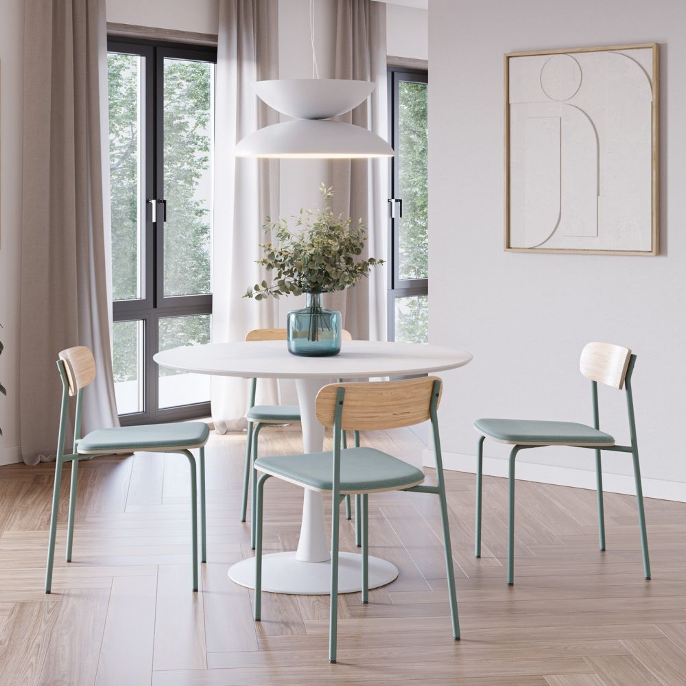 silla sin brazos adriana estructura de metal asiento tapizado y respaldo de madera para uso interior