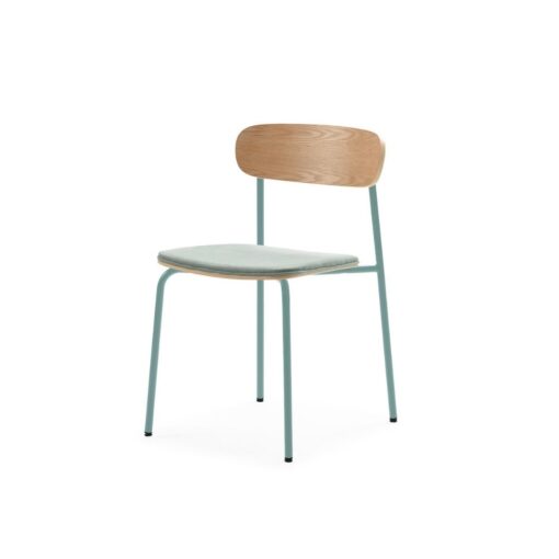 silla sin brazos adriana estructura de metal asiento tapizado y respaldo de madera para uso interior
