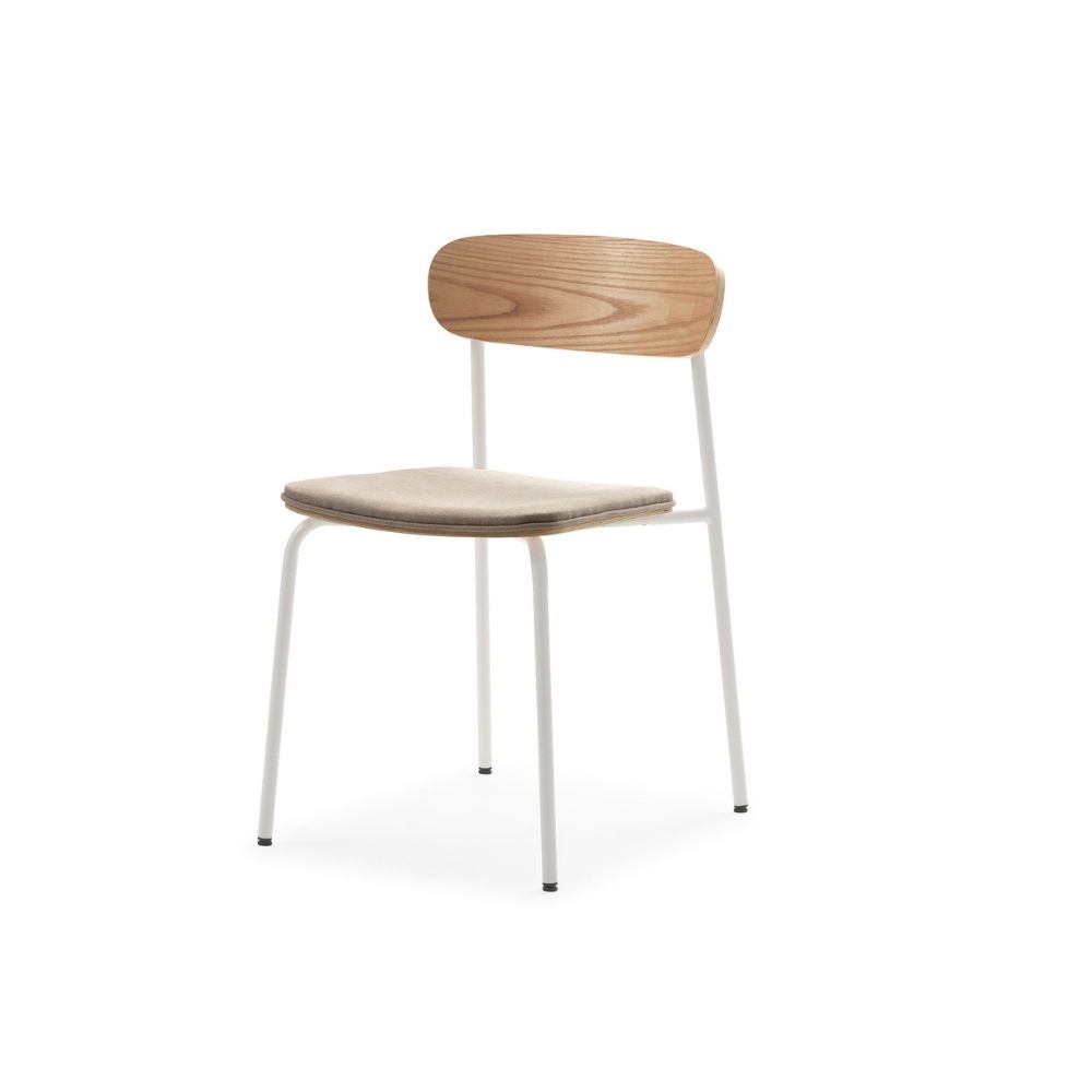 silla sin brazos adriana estructura de metal asiento tapizado y respaldo de madera para uso interior